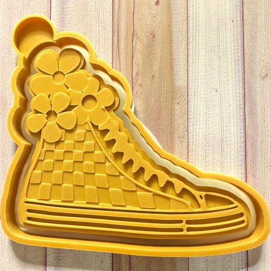 High top sneaker checkered with floral silicone mold