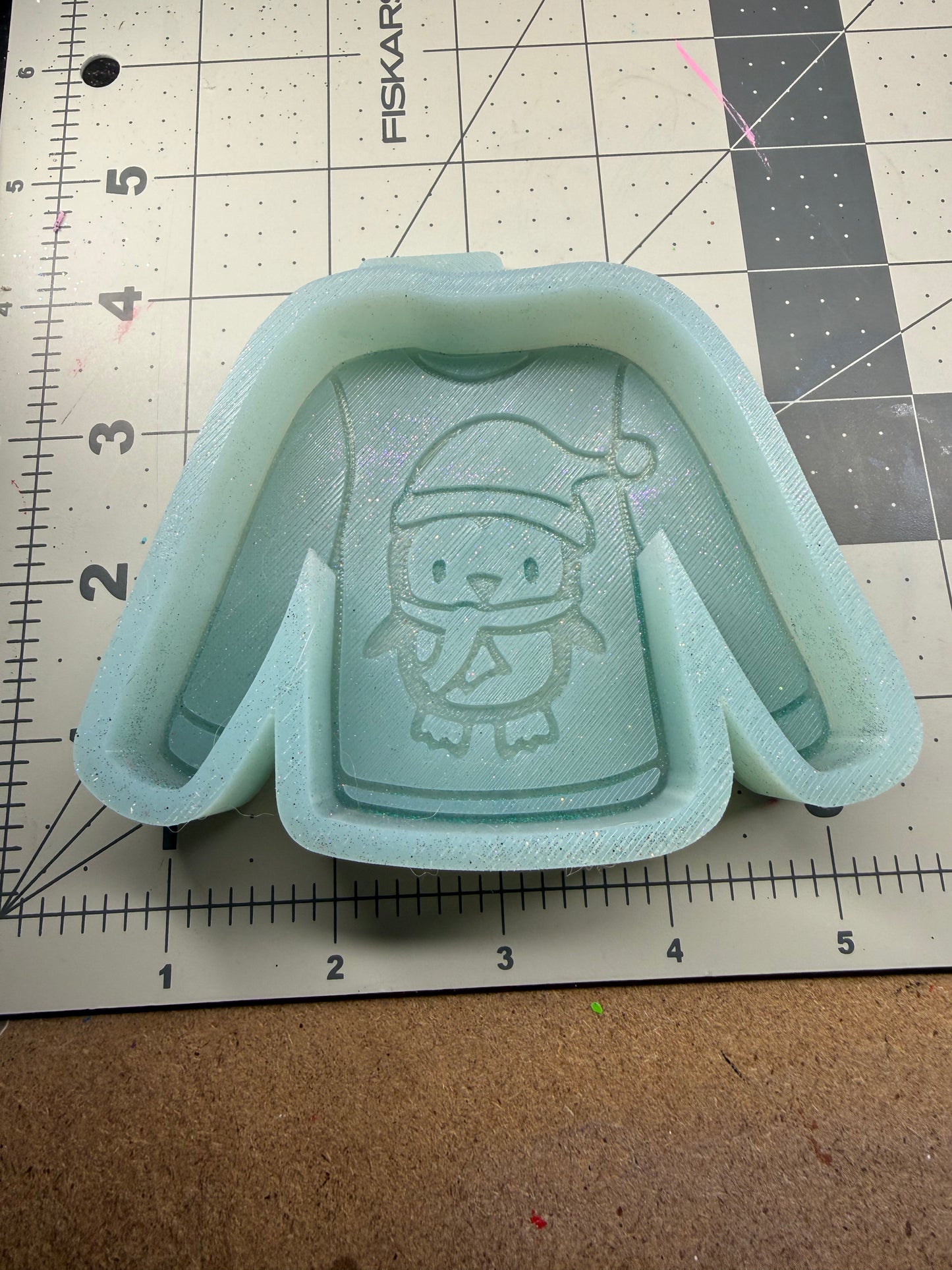 Penguin sweater silicone mold- B GRADE