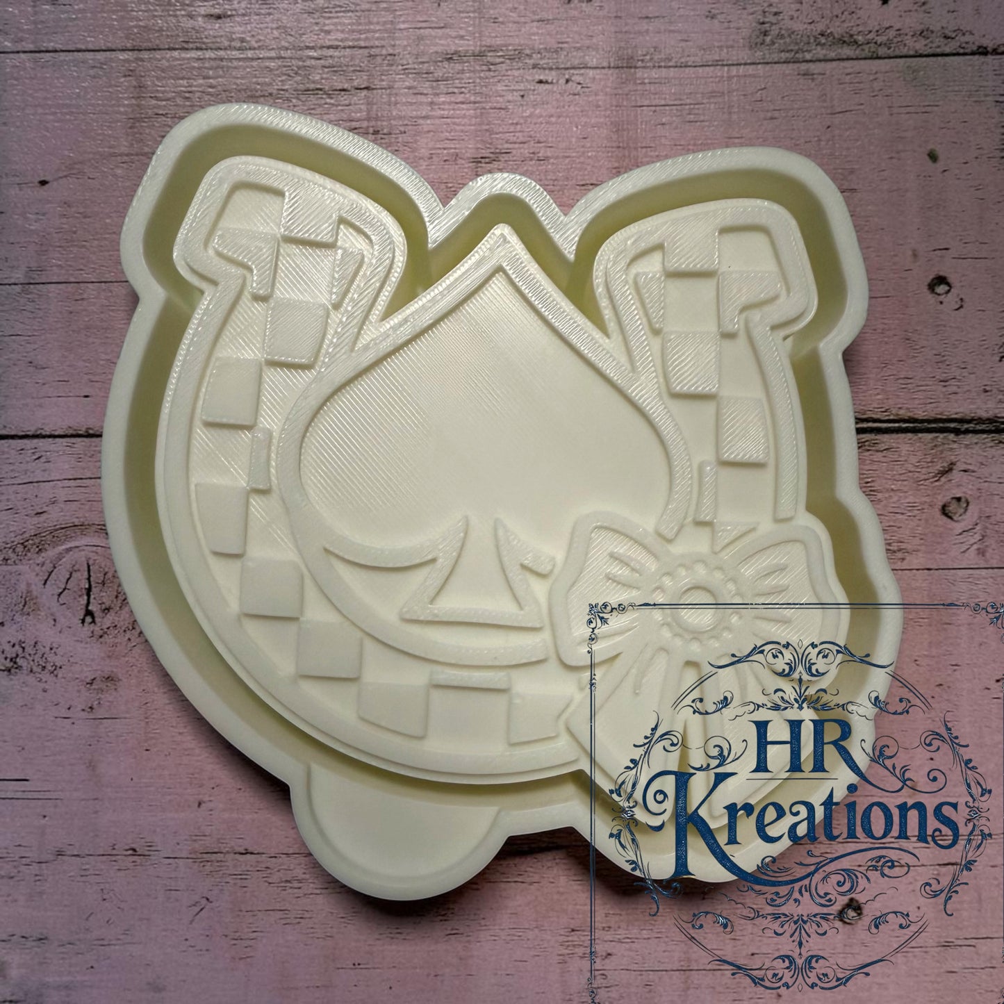Coquette Horseshoe Spade Bow | Chunky Bold Mold Freshie & Craft Mold
Checkered Horseshoe Spade